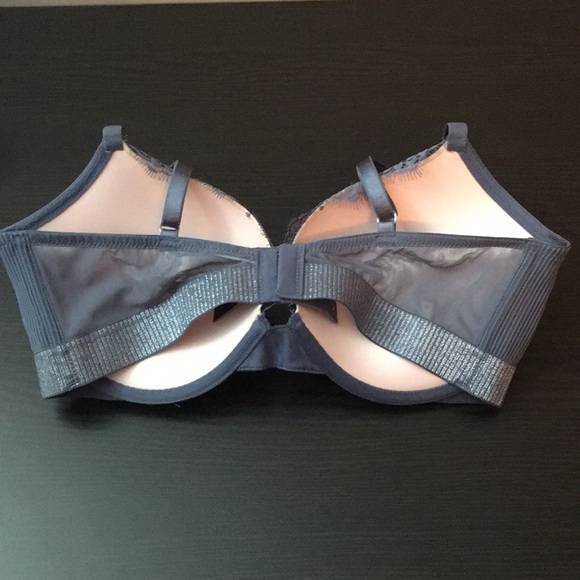 Victoria’s Secret, Blue Lace Push-Up Bra - Picture 4 of 7